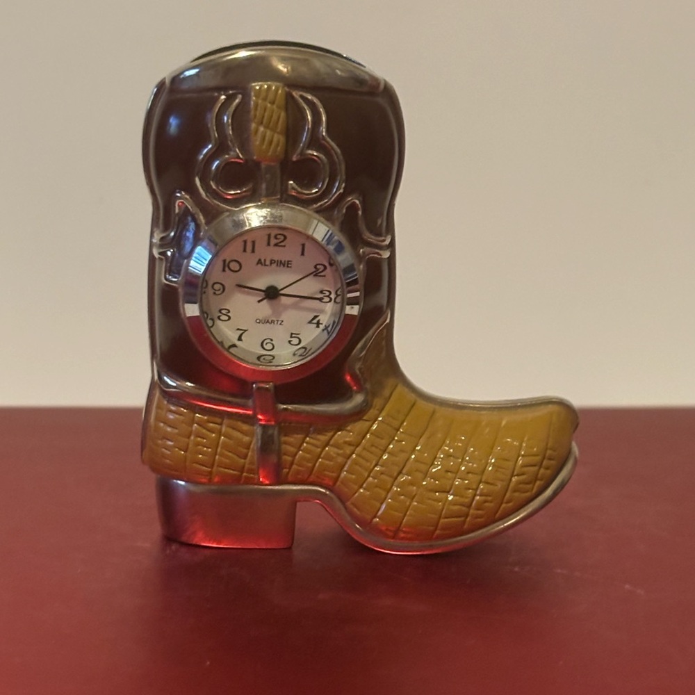 Small Boot Clock. Alpine. Quartz